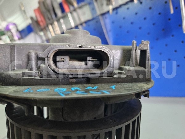 Моторчик отопителя печки Renault Logan Sandero Renault 15 оригинальный номер 6001547691