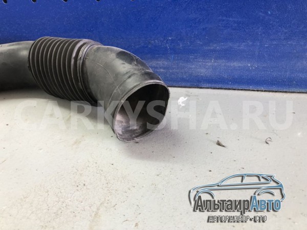 Патрубок воздушного фильтра Renault Duster Logan Renault 14 оригинальный номер 8200516253