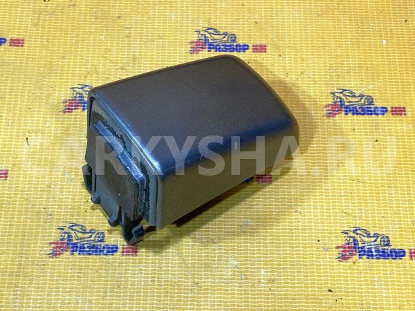 Накладка ручки наружной Land Rover Freelander II рестайлинг (2010—2012) Land Rover Freelander оригинальный номер LR006878