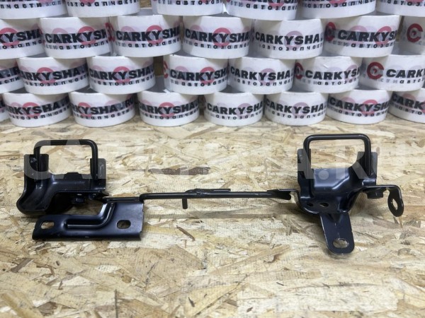 Крепление задней левой спинки Toyota Camry VIII (XV70) оригинальный номер 73706-33180