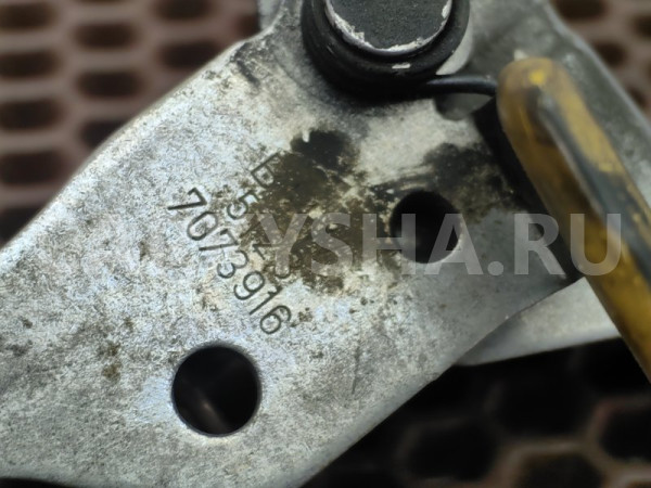 Крюк капота BMW 3er оригинальный номер 51 23 7 073 916, 51 23 7 073 916, 51237073916, 7073916