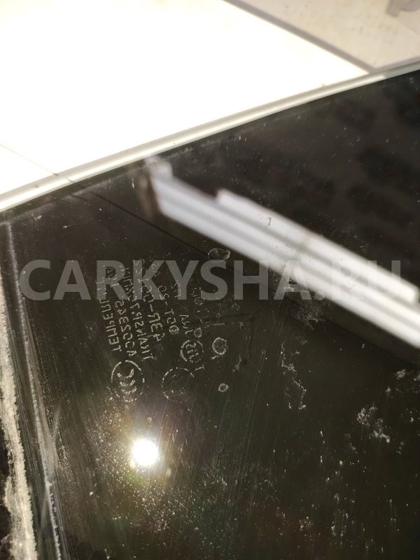 Стекло двери Mitsubishi Lancer 