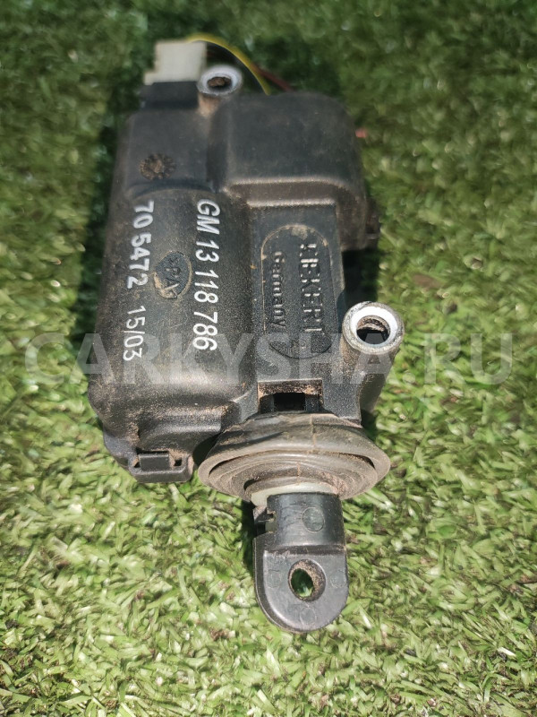 Активатор замка багажника Opel Zafira Opel Zafira оригинальный номер 13118786