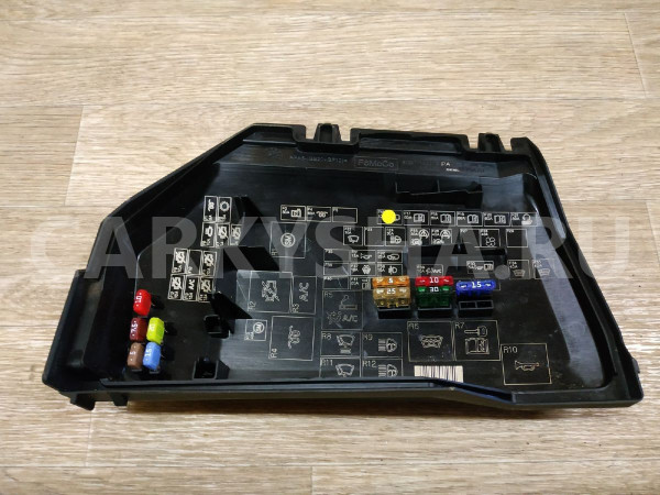 Крышка блока предохранителей Land Rover Freelander оригинальный номер 6G9T14A076PA