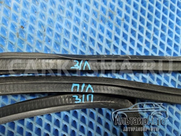 Уплотнитель двери Pajero 4 2015 левый прав задний Mitsubishi i оригинальный номер 5755A095