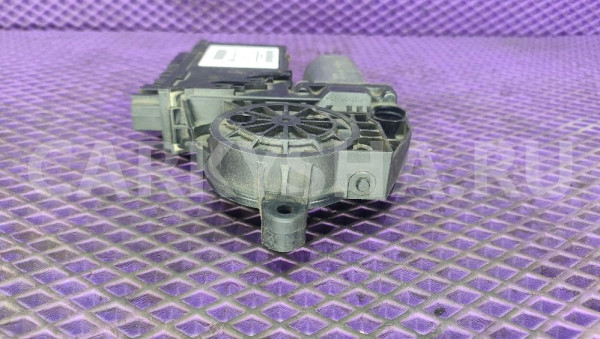 Моторчик стеклоподъемника VW Touareg 7L0959703D Volkswagen Touareg оригинальный номер 3D0959795F