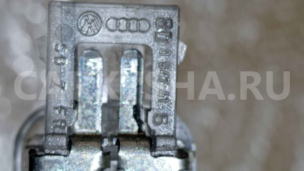 Плафон салонный Audi Q5 I (2008—2012) Audi 200 оригинальный номер 8D0947415