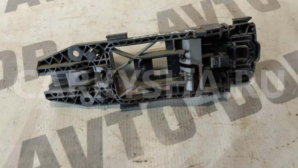 Ручка двери задняя правая Volkswagen Polo 5 СЕДАН Volkswagen Polo оригинальный номер 5N0837205MGRU