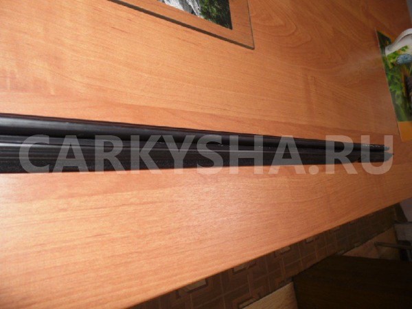 Уплотнитель стекла двери Volkswagen Passat B6 (2005—2010) Volkswagen Passat 