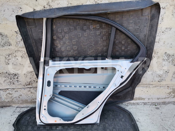 Дверь задняя правая Mercedes-Benz C-класс W204/S204 (2006—2011) Mercedes-Benz C-klasse оригинальный номер A2047302200