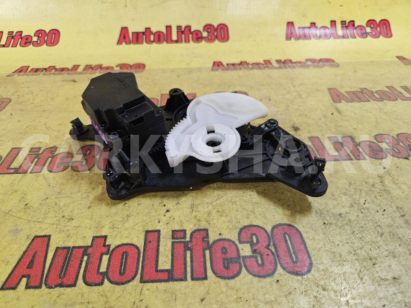 Сервопривод отопителя Volvo S40 оригинальный номер 4N5H19E6166652A