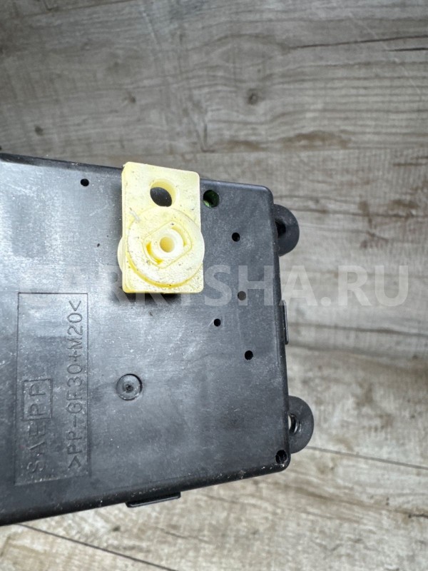 Моторчик заслонки отопителя Nissan Qashqai Nissan Qashqai оригинальный номер 3k01030840