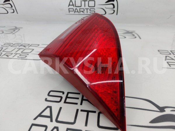 Фонарь в крышку багажника правый Kia Venga YN G4FC Kia Venga 