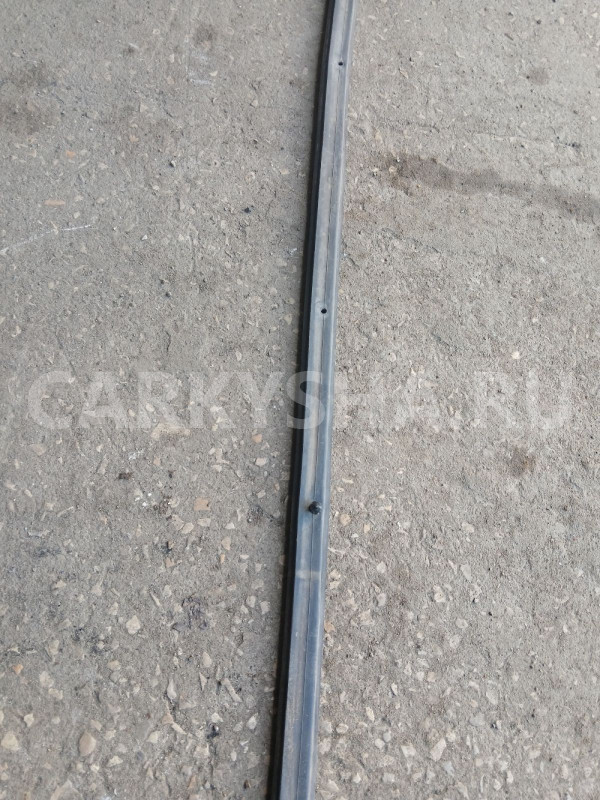 Уплотнитель резинка жабо Mitsubishi Lancer 9 Mitsubishi i оригинальный номер MR525377