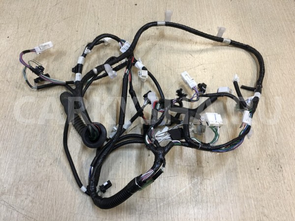 Проводка в крышку багажника Toyota Fortuner II – внедорожник 5 дв. оригинальный номер 82184-KK260
