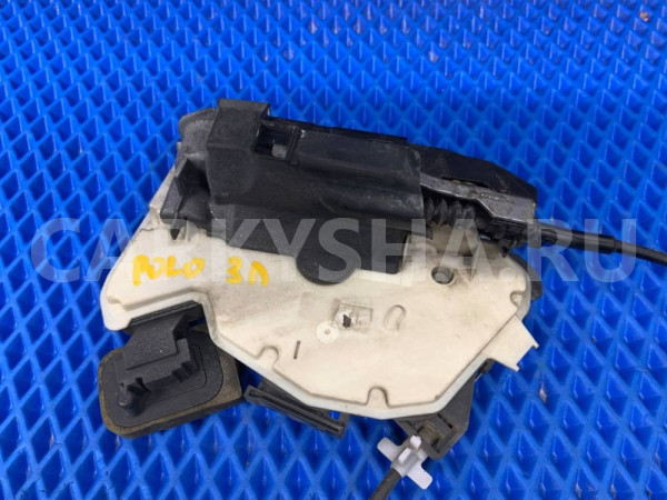 Замок двери задней левой  Volkswagen Polo V Volkswagen Polo оригинальный номер 6RF839015