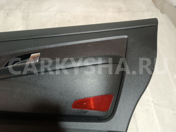 Обшивка двери задней правой Ssang Yong Rexton 