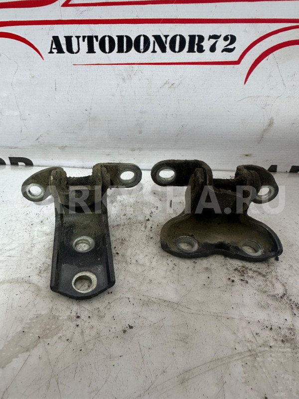 Петли задней правой двери Toyota Yaris 2005-2011 Toyota Avensis оригинальный номер 6875005020