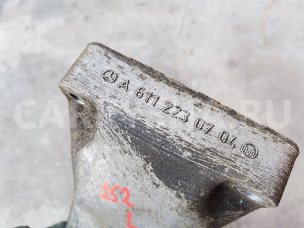 Кронштейн двигателя левый Mercedes E W211 Mercedes-Benz E-klasse оригинальный номер A6112230704