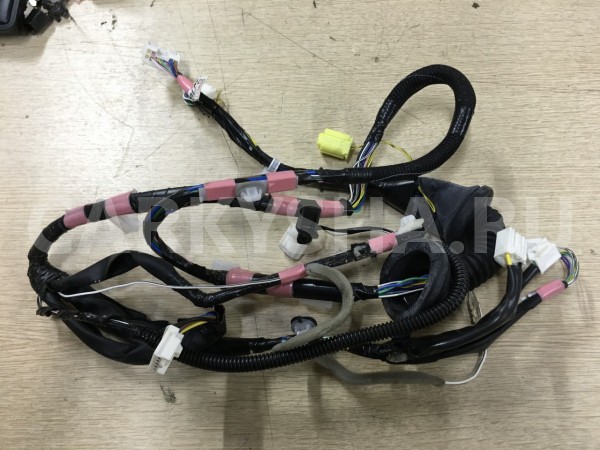 Проводка передней правой двери Toyota RAV 4 IV (CA40) оригинальный номер 82151-42C60