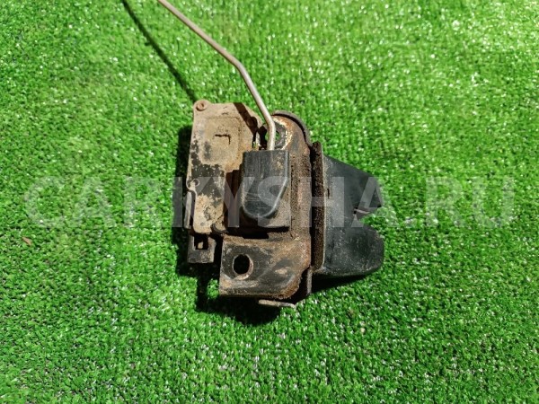 Замок крышки багажника Toyota Windom оригинальный номер 6460033060