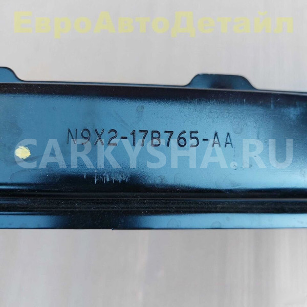 Кронштейн переднего бампера Range Rover Sport L461 Land Rover Range Rover оригинальный номер LR169808