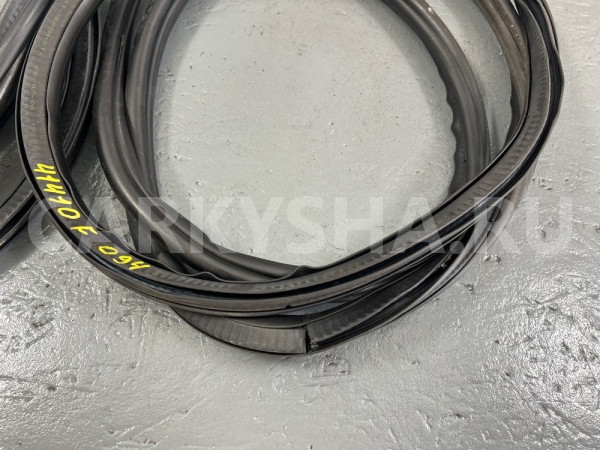 Уплотнение двери переднее Mercedes-Benz Viano W639 Mercedes-Benz Viano 