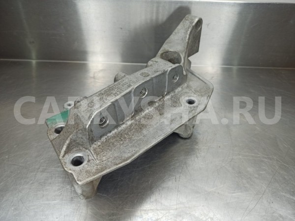 Кронштейн опоры двигателя правый Volkswagen Golf Volkswagen Golf 