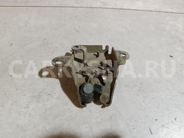 Замок багажника Toyota Prius оригинальный номер 6461047010
