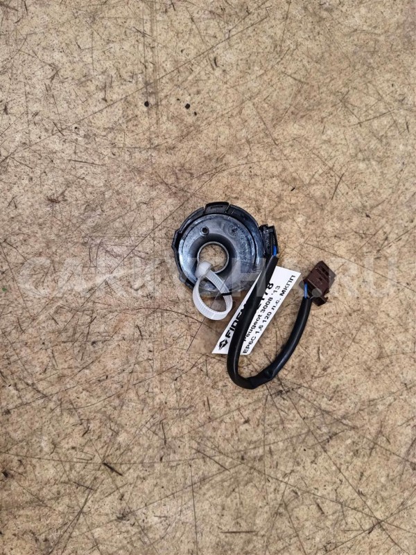 Название детали Иммобилайзер Модель Peugeot 3008 Peugeot 308 оригинальный номер 6160 C1