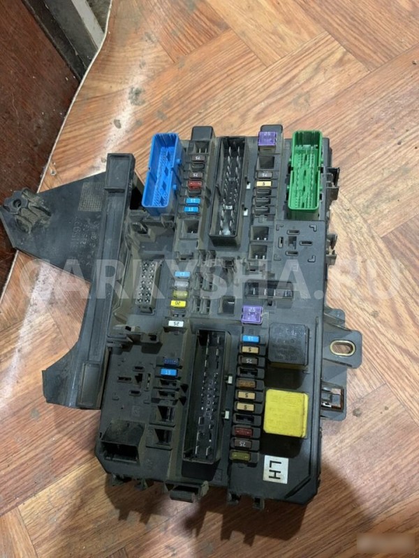 Блок предохранителей Opel Astra H (2004—2007) Opel Astra 