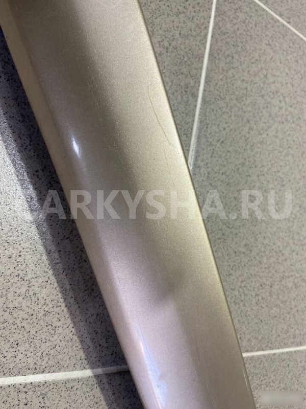 Планка подсветки номера задняя Daihatsu Pyzar 1996 Daihatsu Pyzar оригинальный номер BH706A1