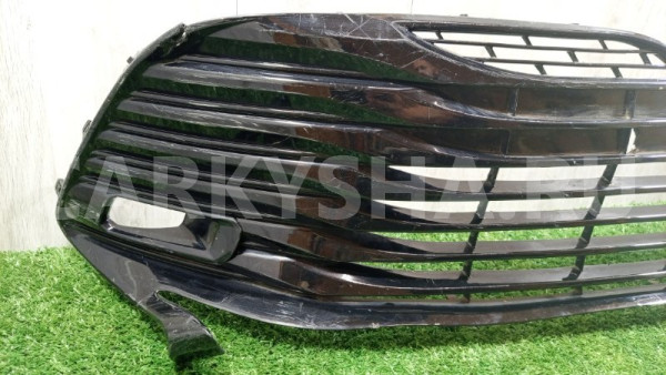Решетка в передний бампер Toyota Camry 2018 Toyota Camry оригинальный номер 5311306120