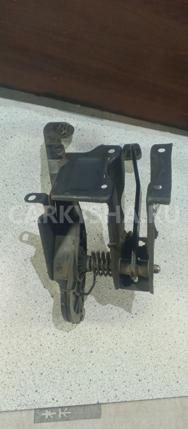 Педаль сцепления Nissan Almera G15 (2012—2018) Nissan Almera оригинальный номер 4651000Q1A