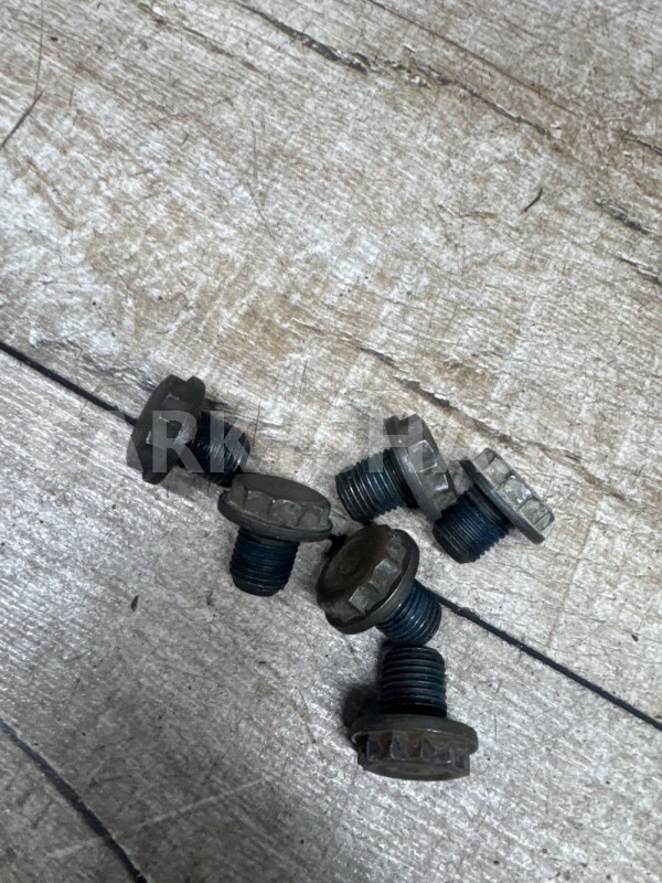 Болт маховика Chrysler ED3 , ECN, 1.8 2.0 2.4 Dodge Caliber оригинальный номер 5189932AA