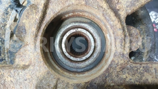 Задний кулак правый Hyundai Tucson 1 G4GC 2.0 4WD Hyundai Tucson оригинальный номер 527602E500