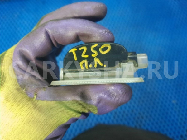 Плафон передней левой двери Toyota Avensis T250 Toyota Avensis оригинальный номер 81240-05041