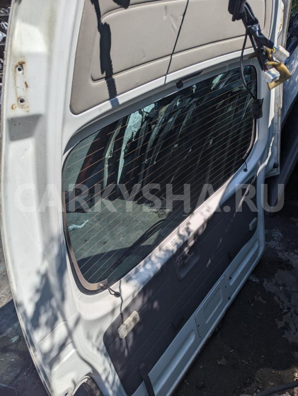 Дверь 5-я Nissan Caravan 