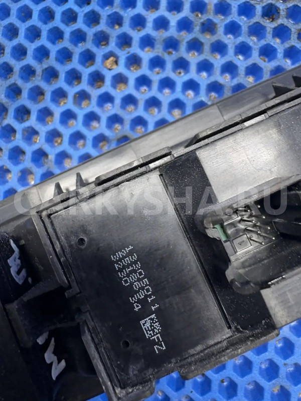 Блок управления стеклоподъемниками Opel Mokka I (2012—2016) Opel Mokka оригинальный номер 13305011