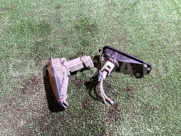 Повторитель на крыло желтый Rover 200 