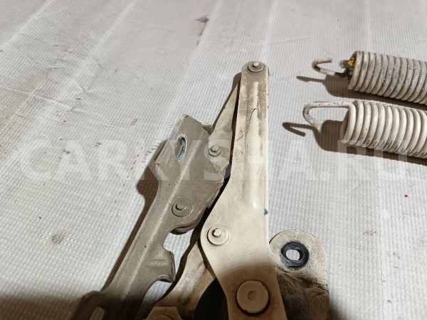 Петля капота Volvo 740 