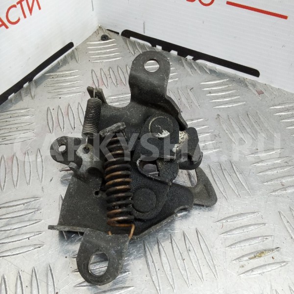 Замок капота Toyota Sienta 