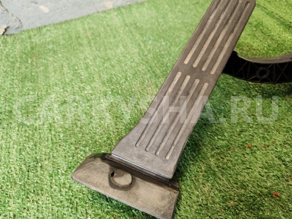 Педаль газа Kia Ceed 2017 327003X100 УНИВЕРСАЛ G4LC Kia Cee'd 