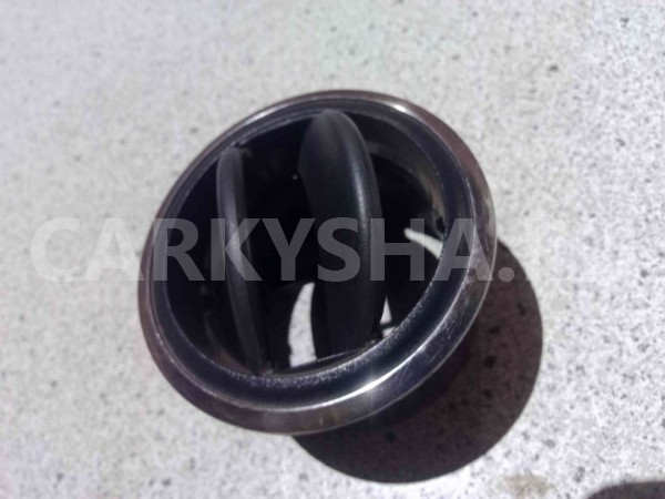 Дефлектор воздушный Renault Duster I рестайлинг (2015—2021) Renault 15 оригинальный номер 687607264r