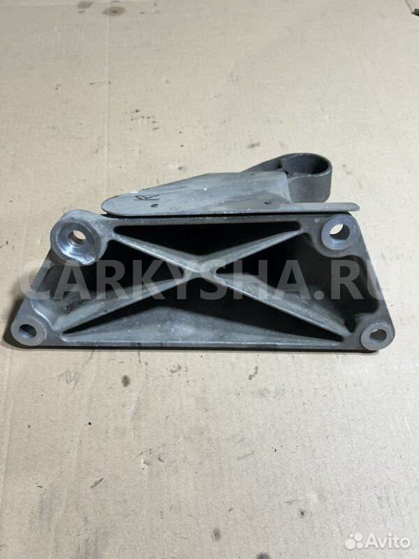 Кронштейн двигателя правый BMW X3 E83 N52B30 2007 BMW X3 оригинальный номер 22 11 3 417 661