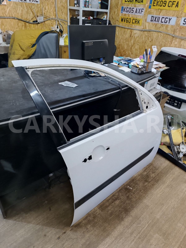 Дверь передняя правая Ford Focus оригинальный номер 1430132