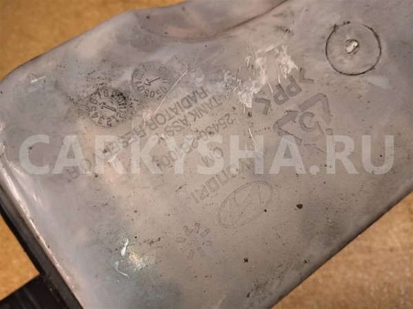 Название детали Бачок расширительный Модель Hyundai Santa Fe CM Hyundai Santa Fe оригинальный номер 254312B100