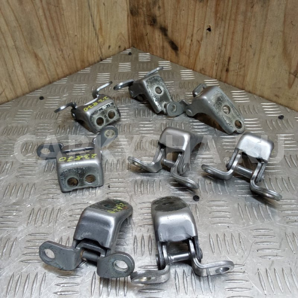 Петля двери Honda Airwave 