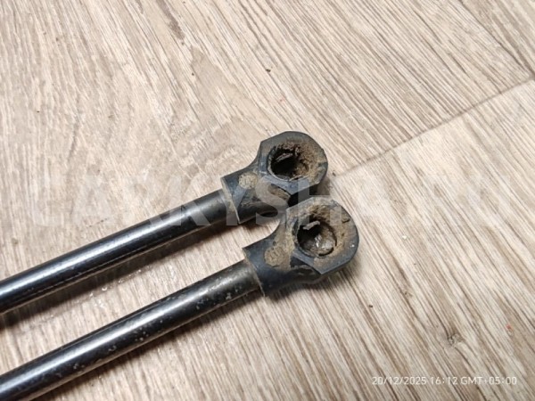 Упоры крышки багажника Lada X-Ray 2017 904524809R 21179 ВАЗ (Lada) XRAY 