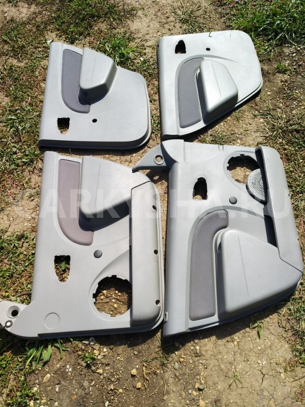 комплект дверных обшивок Renault Logan 